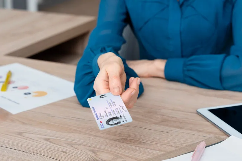 Beneficios de la verificación contra documento de identidad